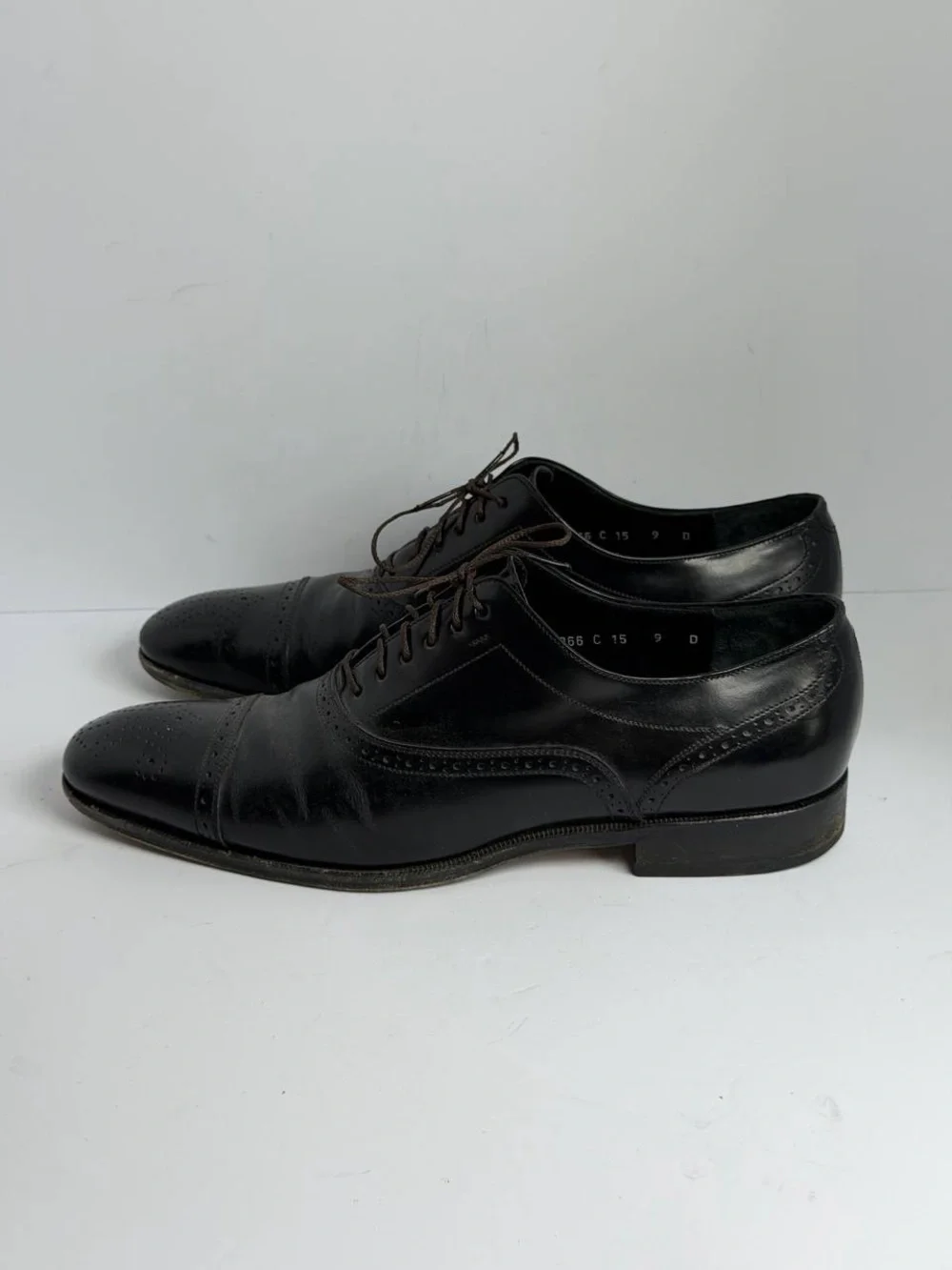 Salvatore Ferragamo Black Leather Brogue Cap-toe Oxfords Size 9